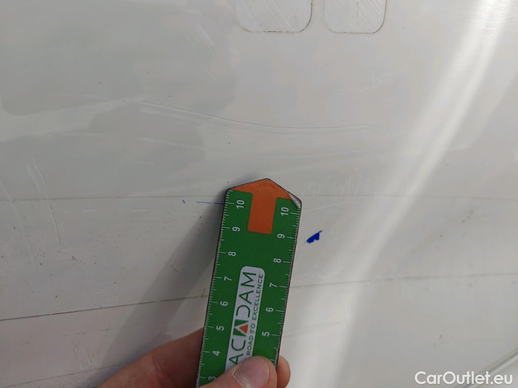  Toyota  Yaris TOYOTA  / 2020 / 5P / berlina con portón 1.5 120H Active Tech #16