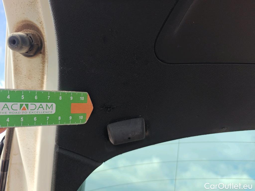  Land Rover  Discovery SEAT Nuevo León / 2020 / 5P / berlina con portón 2.0 TDI 85kW S&S Style Go(SP) #92