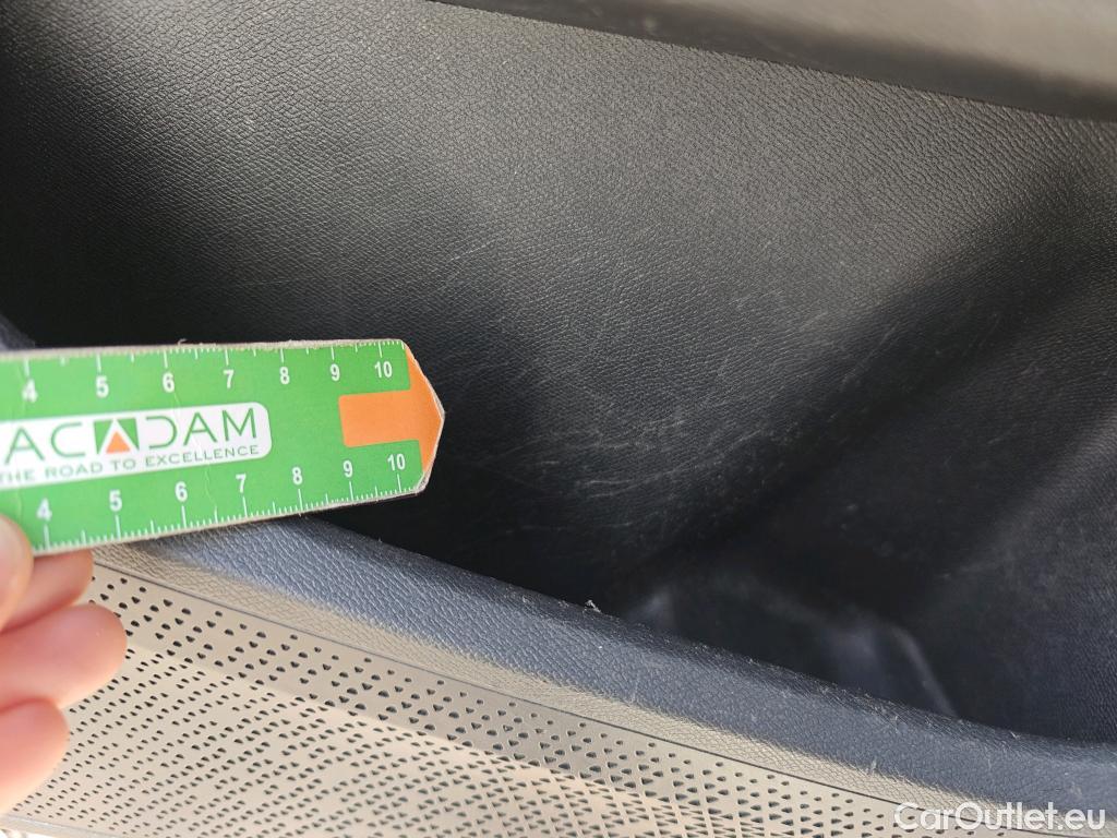  Land Rover  Discovery SEAT Nuevo León / 2020 / 5P / berlina con portón 2.0 TDI 85kW S&S Style Go(SP) #68