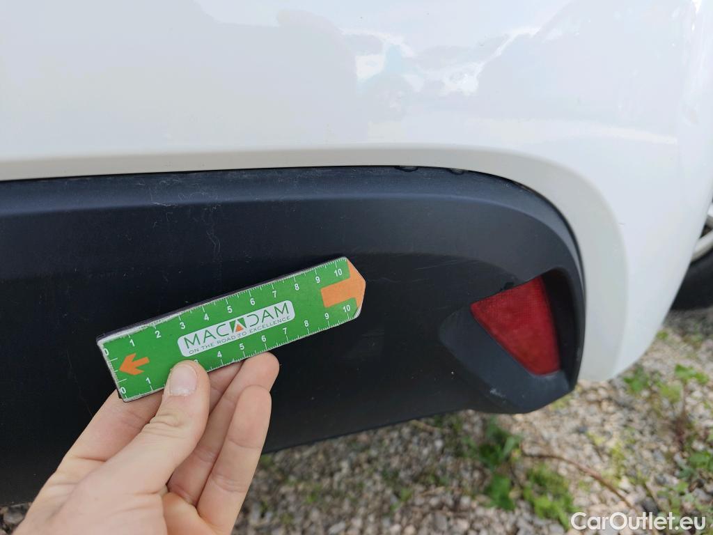  Toyota  Yaris TOYOTA  / 2020 / 5P / berlina con portón 1.5 120H Active Tech #21