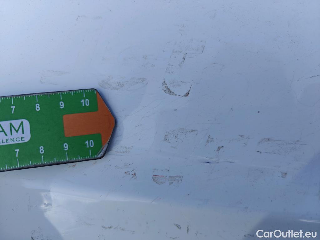  Toyota  Yaris TOYOTA  / 2020 / 5P / berlina con portón 1.5 120H Active Tech #3