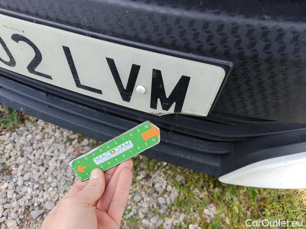  Toyota  Yaris TOYOTA  / 2020 / 5P / berlina con portón 1.5 120H Active Tech #53