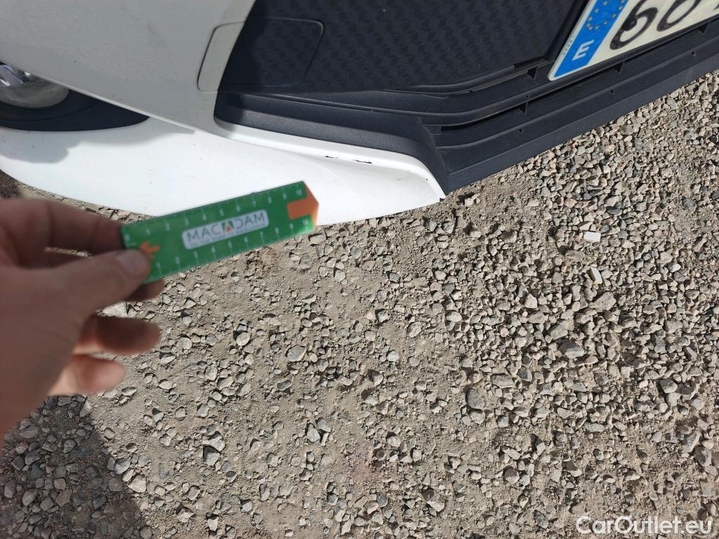  Toyota  Yaris TOYOTA  / 2020 / 5P / berlina con portón 1.5 120H Active Tech #14