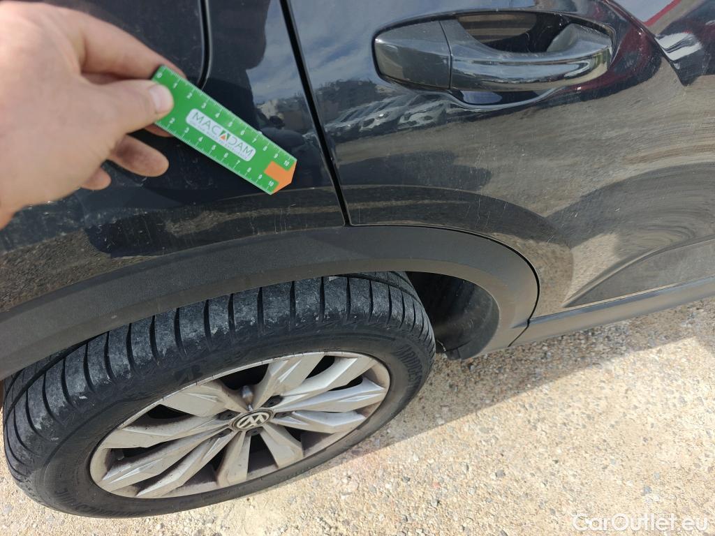  Volkswagen  T-ROC VOLKSWAGEN  / 2017 / 5P / todoterreno Advance 1.6 TDI 85kW (115CV) #24