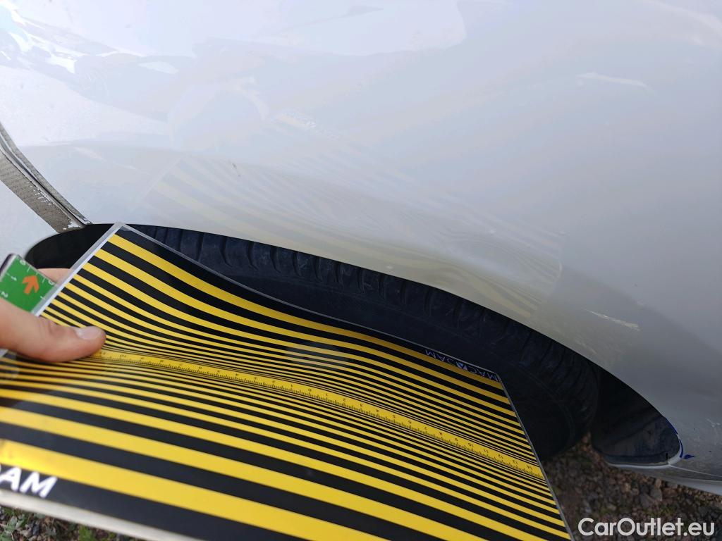  Toyota  Yaris TOYOTA  / 2020 / 5P / berlina con portón 1.5 120H Active Tech #3