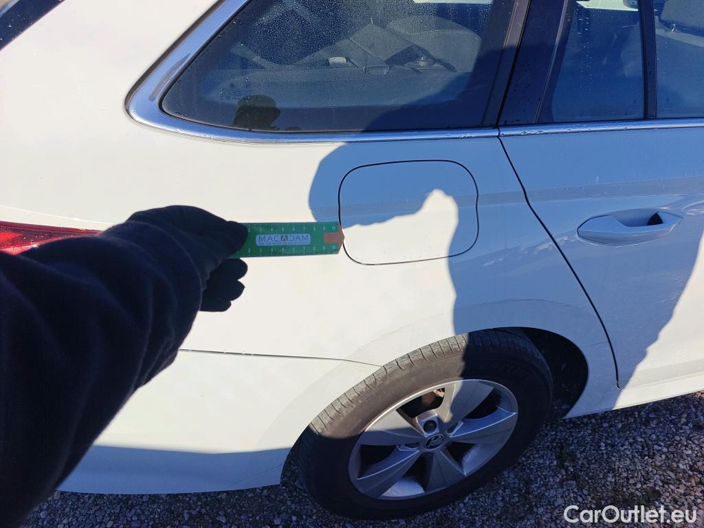  Skoda  Octavia SKODA  / 2020 / 5P / familiar Combi 1.0 TSI 81kW(110CV) DSG mHEV Ambi. #3