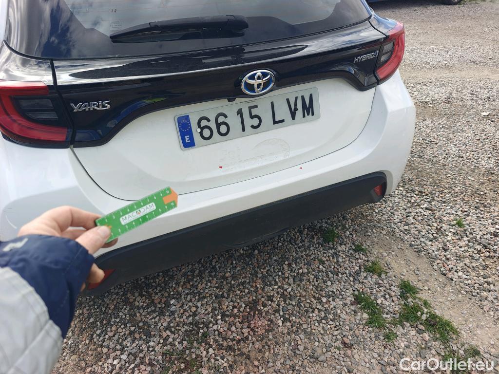  Toyota  Yaris TOYOTA  / 2020 / 5P / berlina con portón 1.5 120H Active Tech #2