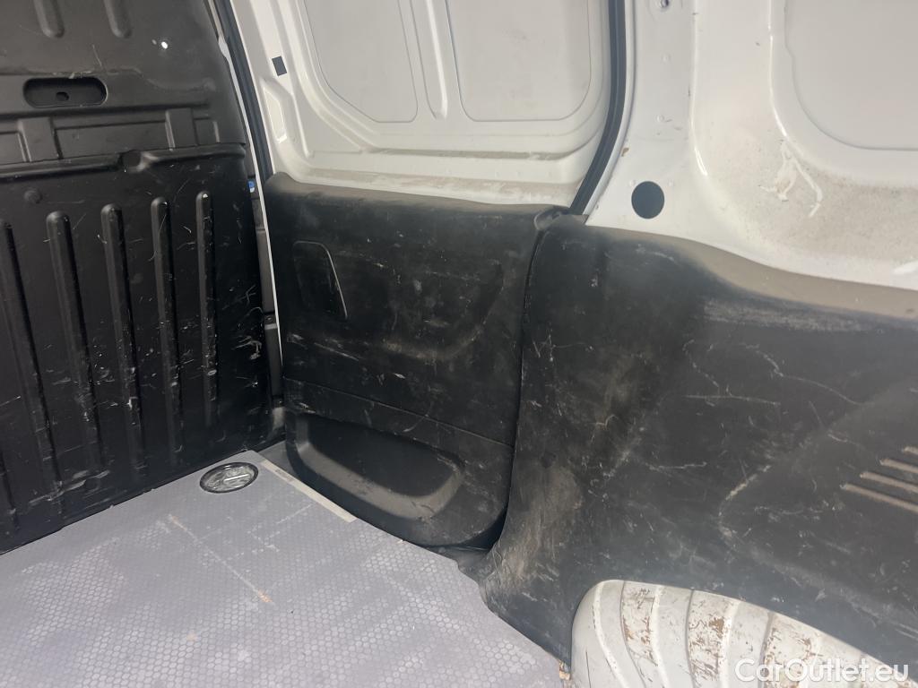  Citroen  Berlingo CITROEN  / 2018 / 3P / furgón derivado de turismo Talla M BlueHDi 100 CONTROL #24