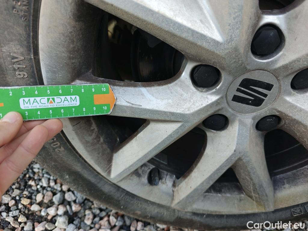  Land Rover  Discovery SEAT Nuevo León / 2020 / 5P / berlina con portón 2.0 TDI 85kW S&S Style Go(SP) #101