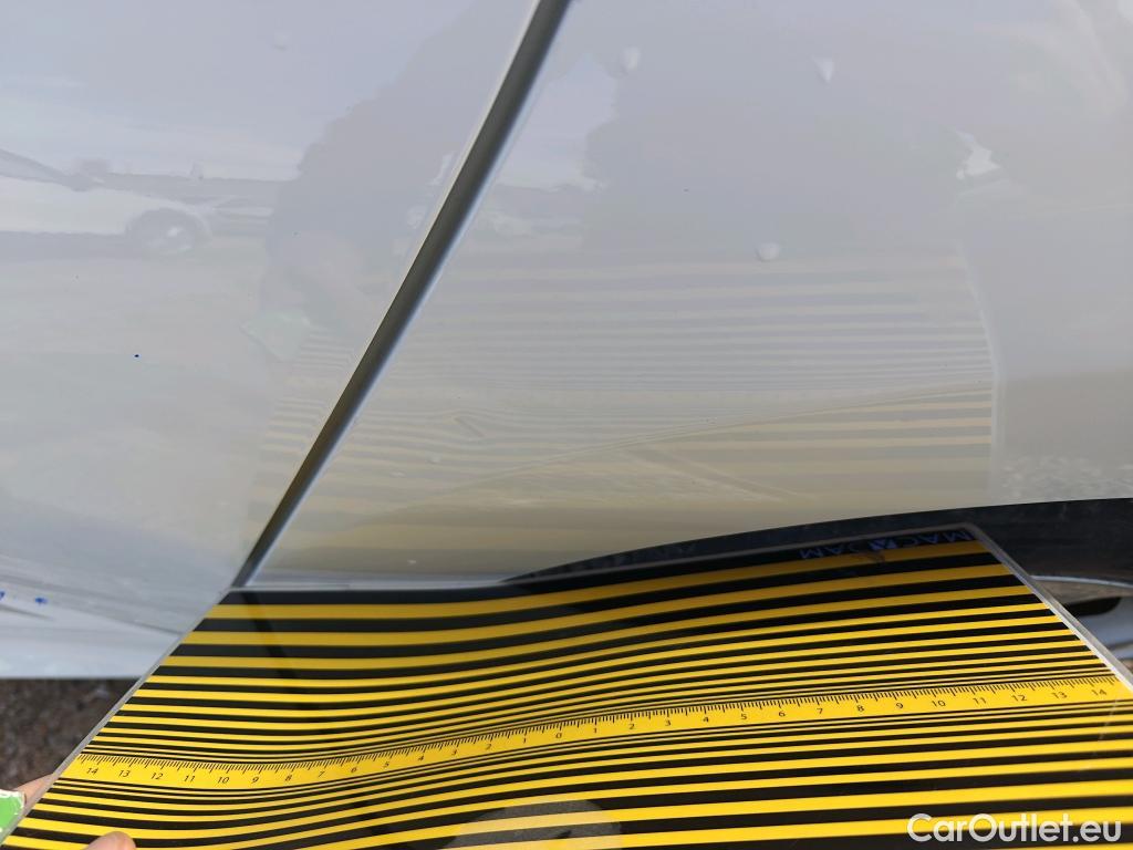  Toyota  Yaris TOYOTA  / 2020 / 5P / berlina con portón 1.5 120H Active Tech #54