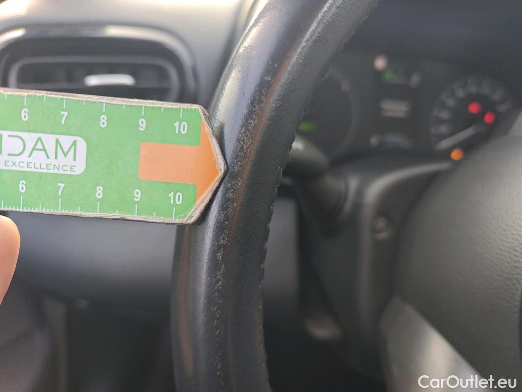  Toyota  Yaris TOYOTA  / 2020 / 5P / berlina con portón 1.5 120H Active Tech #43