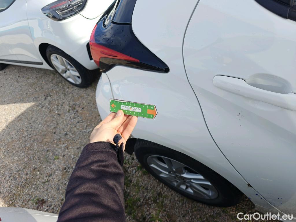  Toyota  Yaris TOYOTA  / 2020 / 5P / berlina con portón 1.5 120H Active Tech #1