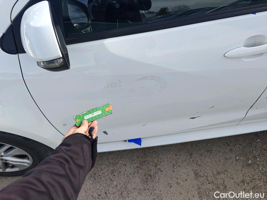  Toyota  Yaris TOYOTA  / 2020 / 5P / berlina con portón 1.5 120H Active Tech #10