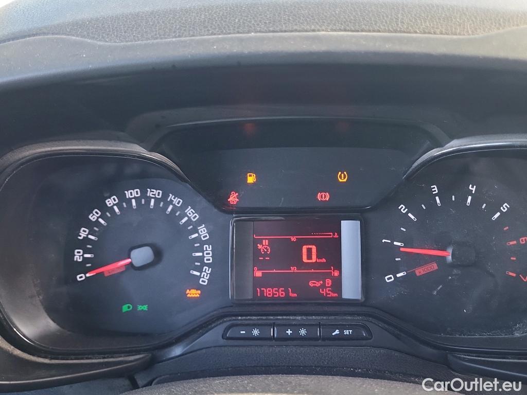  Citroen  Berlingo CITROEN  / 2018 / 4P / furgón derivado de turismo Talla XL BlueHDi 100 CONTROL #33