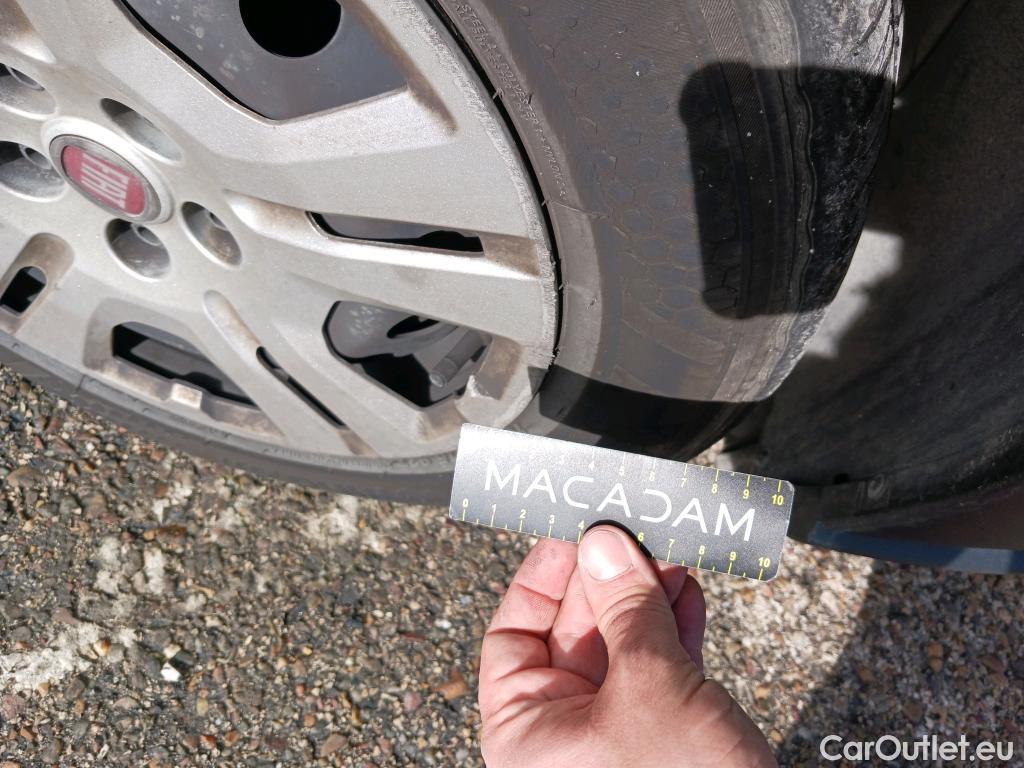  Fiat  Doblo FIAT Doblò Cargo/2015/4P/furgón derivado de turismo Cargo SX 1.6 Mjet 66kW (90CV) (AC) #28