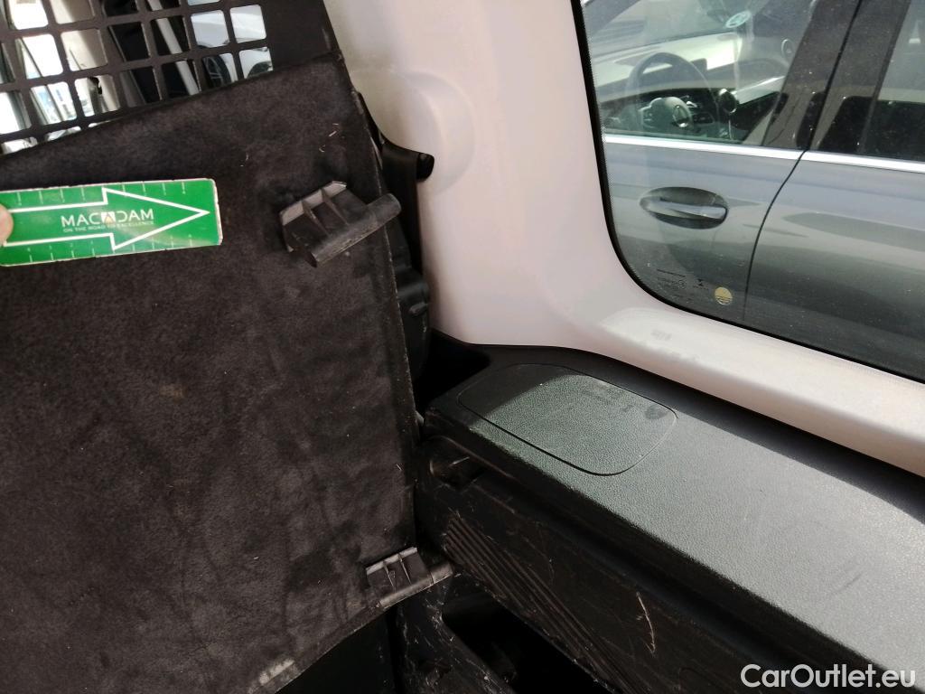  Citroen  Berlingo CITROEN  / 2018 / 4P / combi Talla M BlueHDi 100 S&S LIVE PACK BUSINE #4