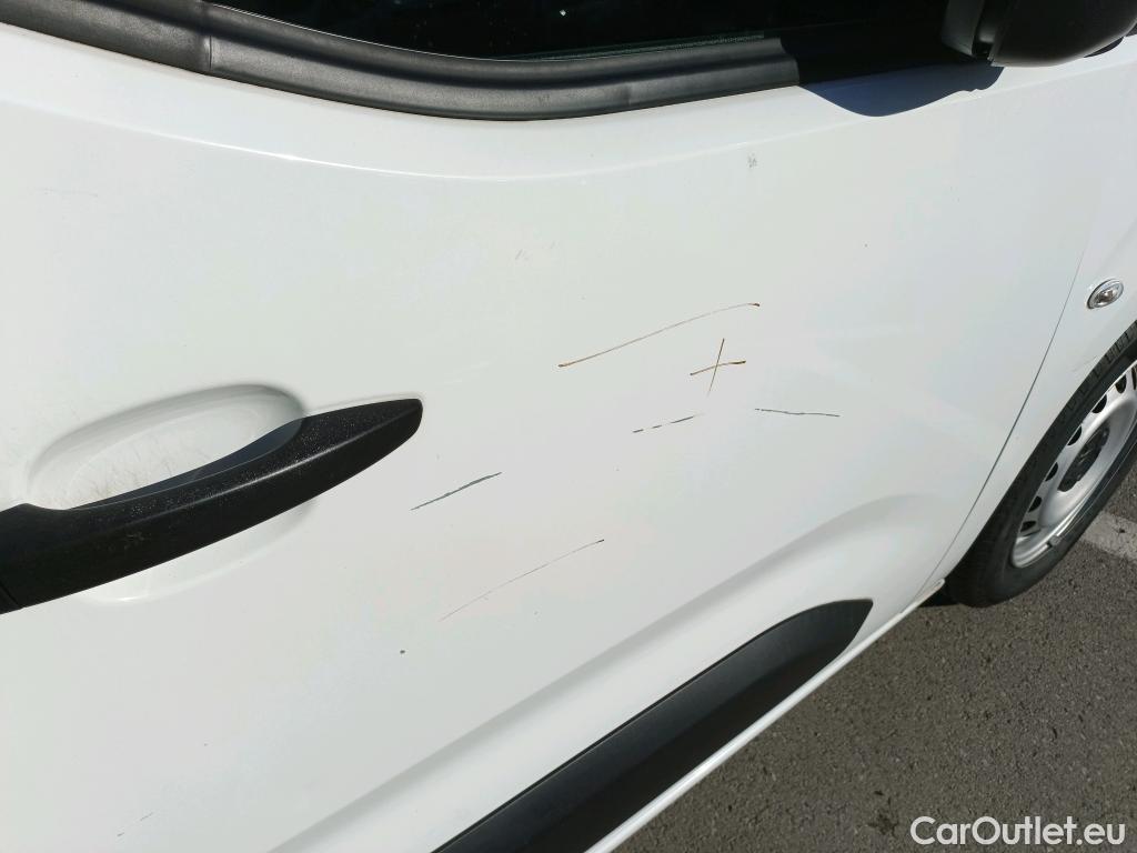  Citroen  Berlingo CITROEN  / 2015 / 4P / combi Talla M BlueHDi 100 S&S LIVE (IND) #25