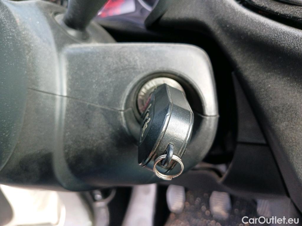  Fiat  Doblo FIAT Doblò Cargo/2015/4P/furgón derivado de turismo Cargo SX 1.6 Mjet 66kW (90CV) (AC) #4