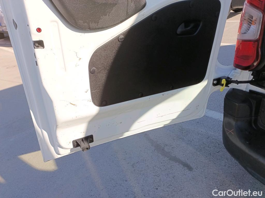  Citroen  Berlingo CITROEN  / 2015 / 4P / combi Talla M BlueHDi 100 S&S LIVE (IND) #18