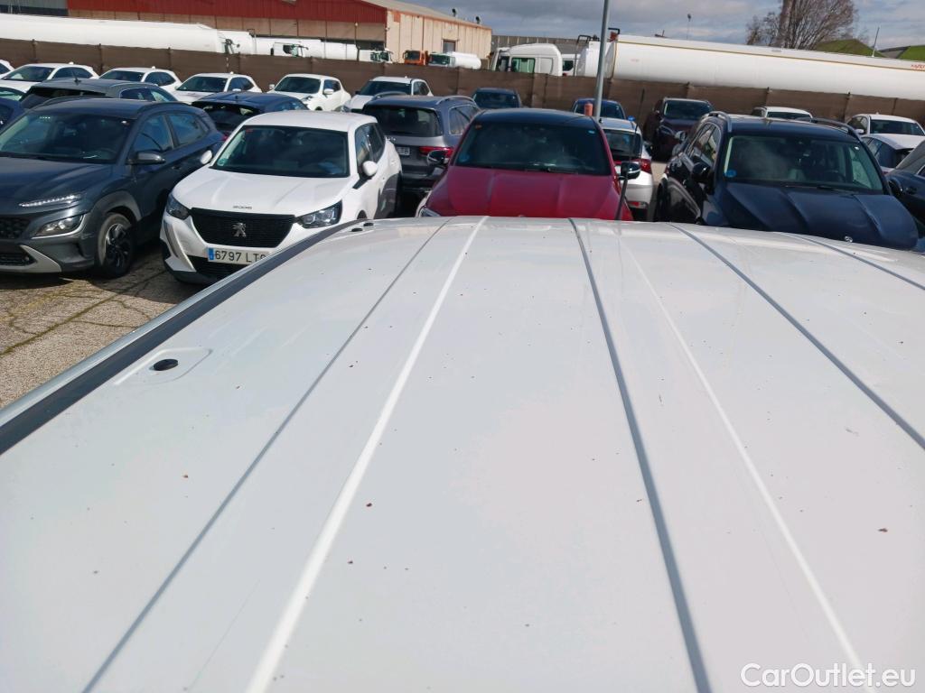  Fiat  Doblo FIAT Doblò Cargo/2015/4P/furgón derivado de turismo Cargo SX 1.6 Mjet 66kW (90CV) (AC) #9