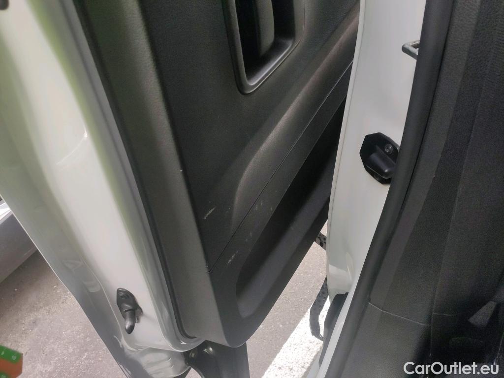  Citroen  Berlingo CITROEN  / 2018 / 4P / combi Talla M BlueHDi 100 S&S LIVE PACK BUSINE #26