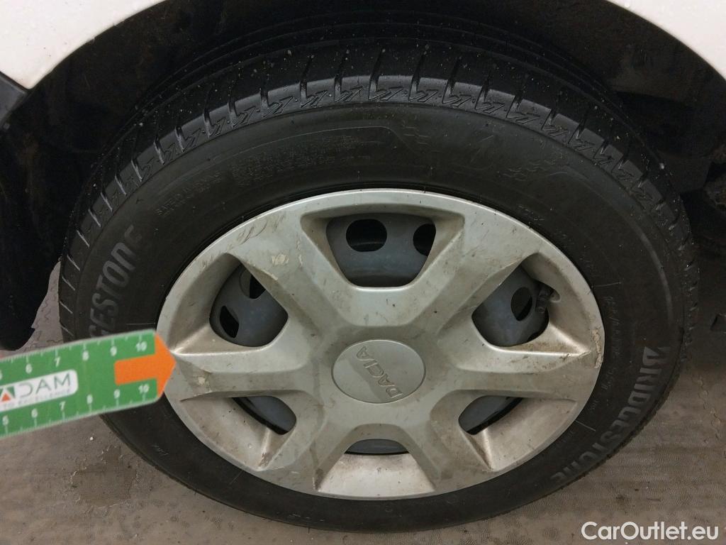  Dacia  Dokker DACIA  / 2013 / 4P / furgón derivado de turismo Van Essential Blue dCi 70kW (95CV) #25