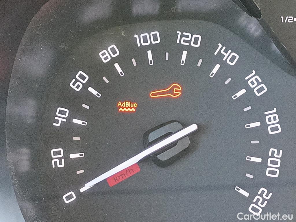  Citroen  Berlingo CITROEN  / 2015 / 4P / combi Talla M BlueHDi 100 S&S LIVE (IND) #45