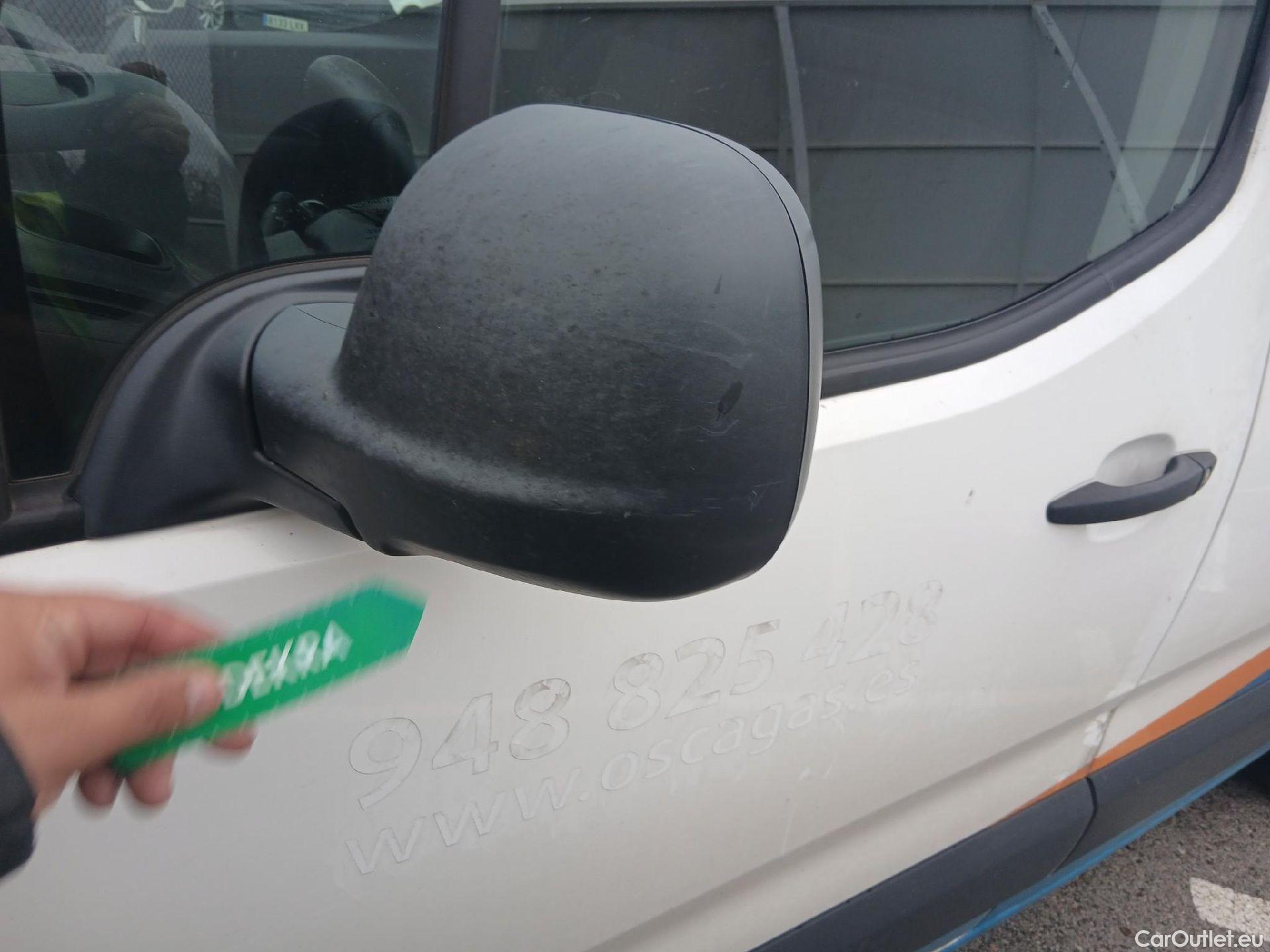  Citroen  Berlingo CITROEN  / 2018 / 3P / furgón derivado de turismo Talla M BlueHDi 73kW CONTROL #18