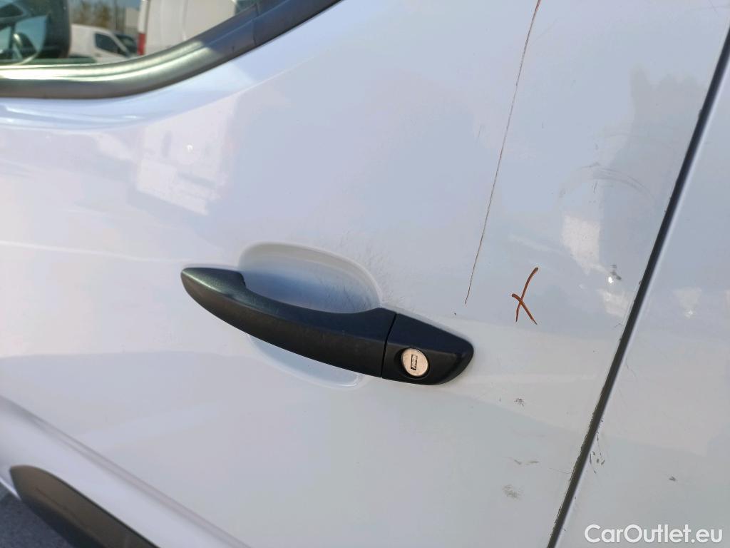  Citroen  Berlingo CITROEN  / 2015 / 4P / combi Talla M BlueHDi 100 S&S LIVE (IND) #24