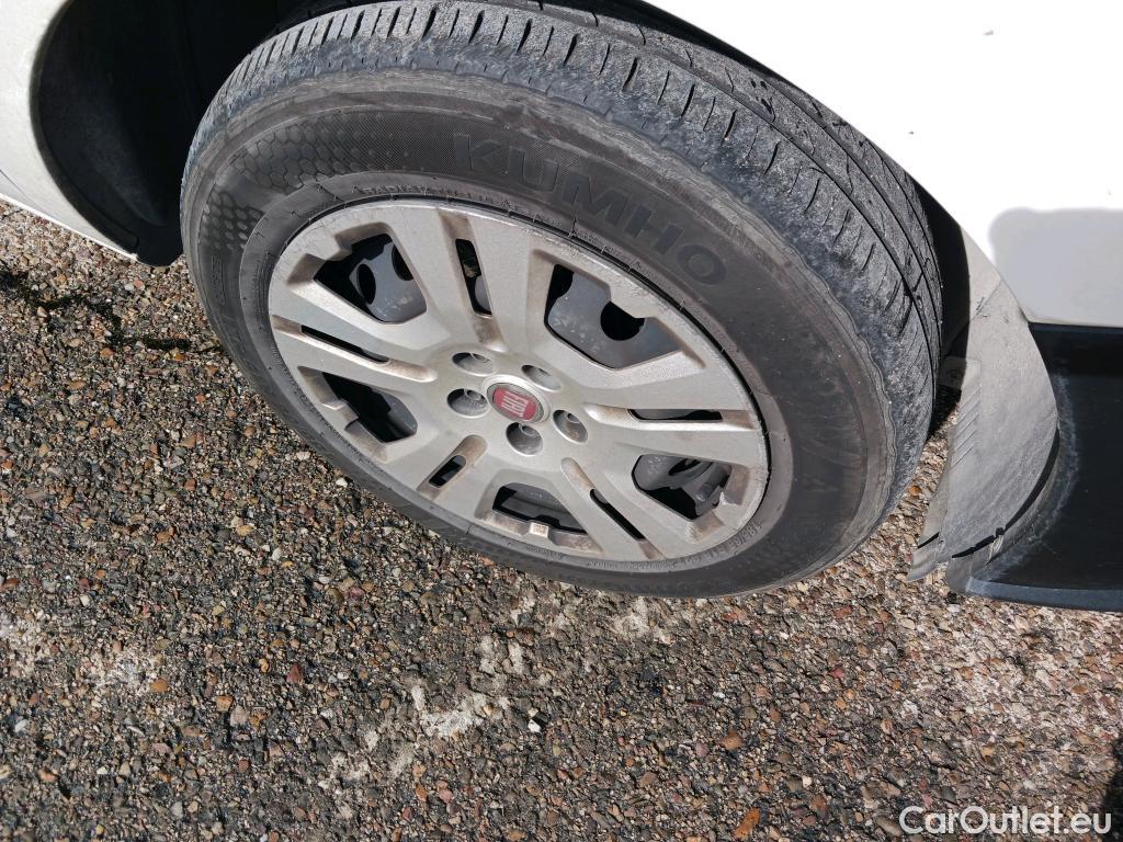  Fiat  Doblo FIAT Doblò Cargo/2015/4P/furgón derivado de turismo Cargo SX 1.6 Mjet 66kW (90CV) (AC) #27