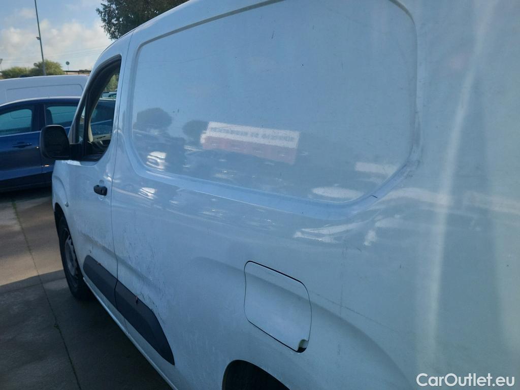  Citroen  Berlingo CITROEN  / 2018 / 4P / furgón derivado de turismo Talla XL BlueHDi 100 CONTROL #3