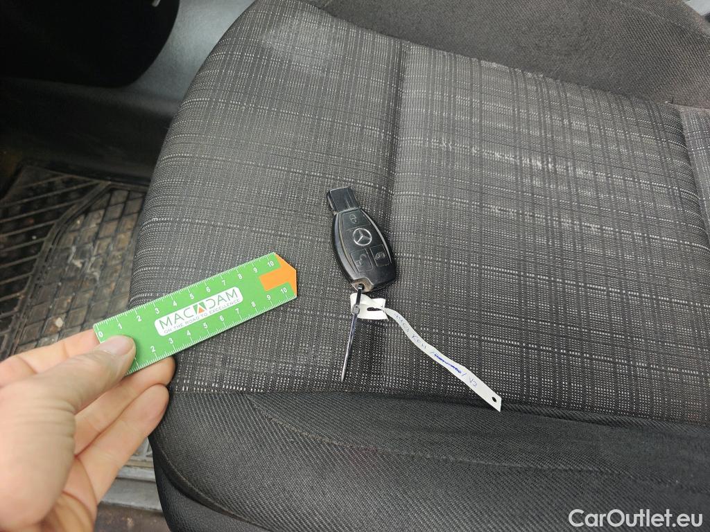  Mercedes  Vito MERCEDES-BENZ  / 2014 / 4P / furgón 111 CDI Larga #7