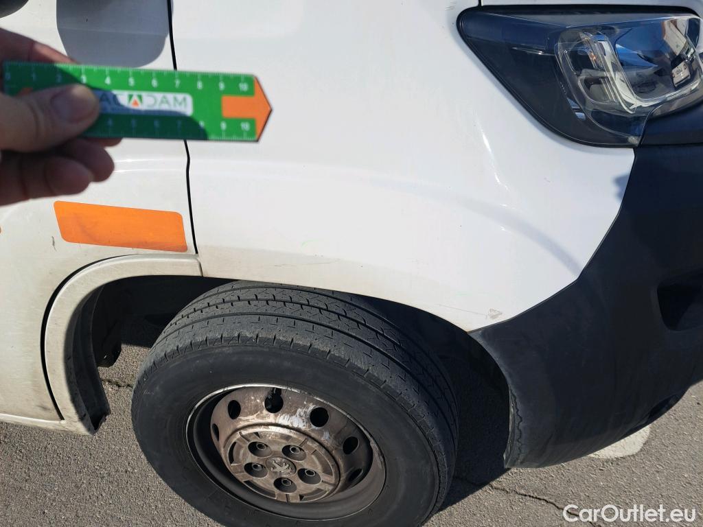  Peugeot  Boxer PEUGEOT  / 2014 / 4P / furgón 335 L2 H2 BHDI 103kW (140CV) S&S 6 V. M #42