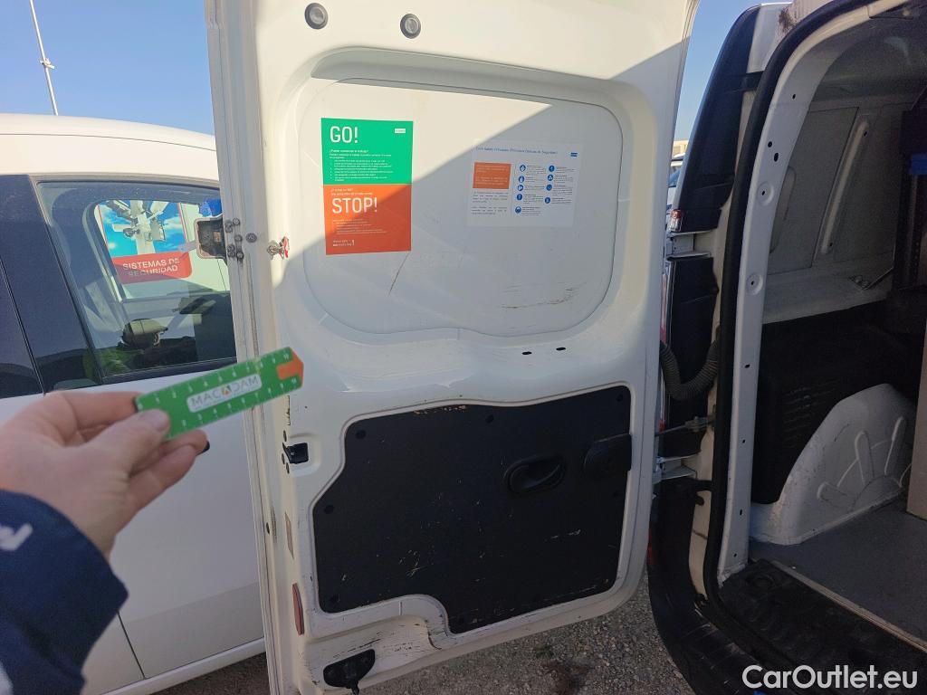  Renault  Kangoo RENAULT  Furgón/2013/4P/furgón derivado de turismo Maxi 2p Blue dCi 70 kW (95CV) #8