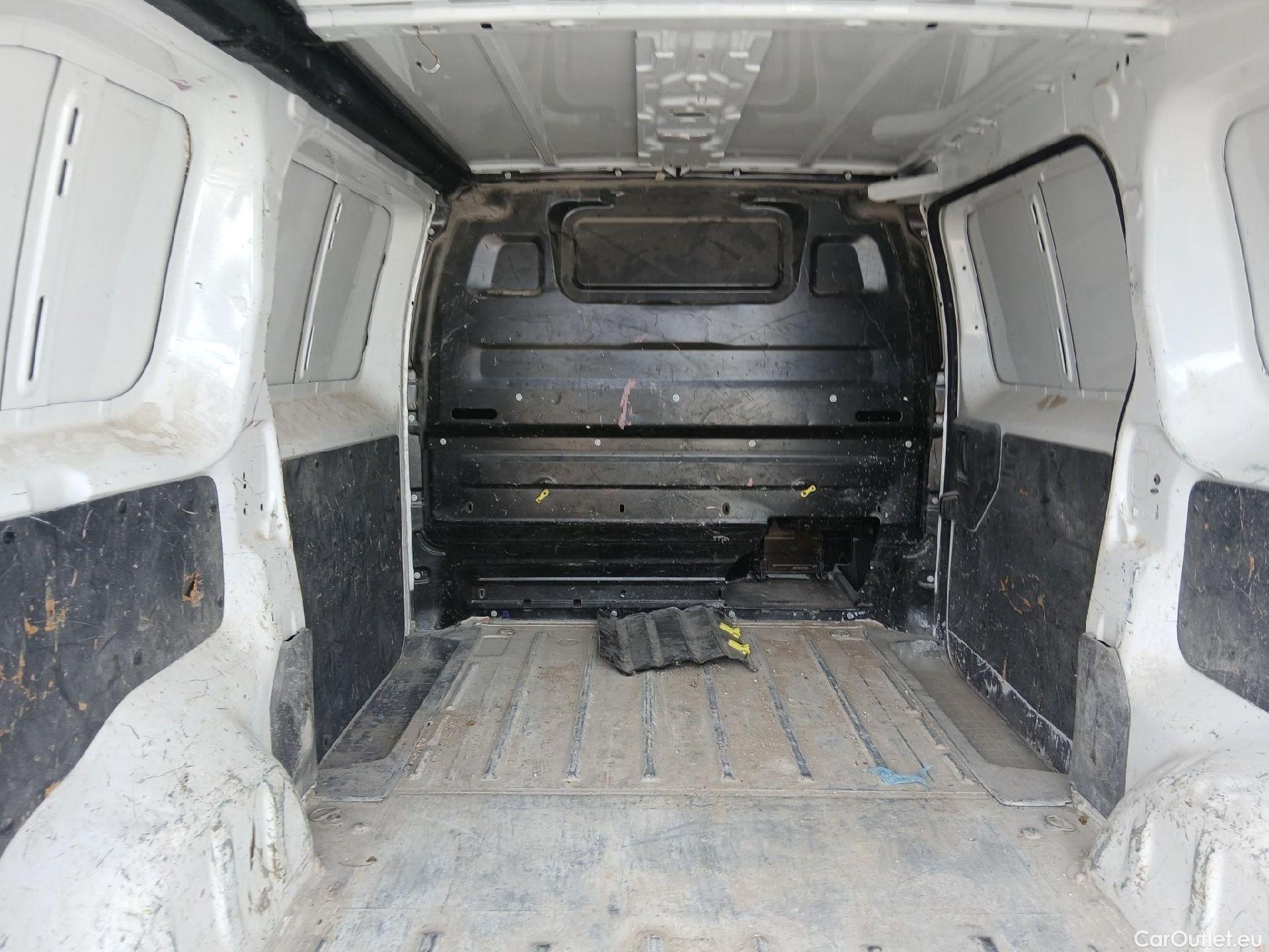  Opel  Vivaro OPEL  / 2019 / 4P / furgón 1.5 Diésel 88kW (120CV) M Std Select #22