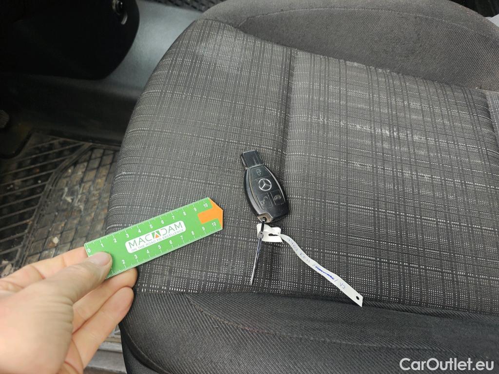  Mercedes  Vito MERCEDES-BENZ  / 2014 / 4P / furgón 111 CDI Larga #6