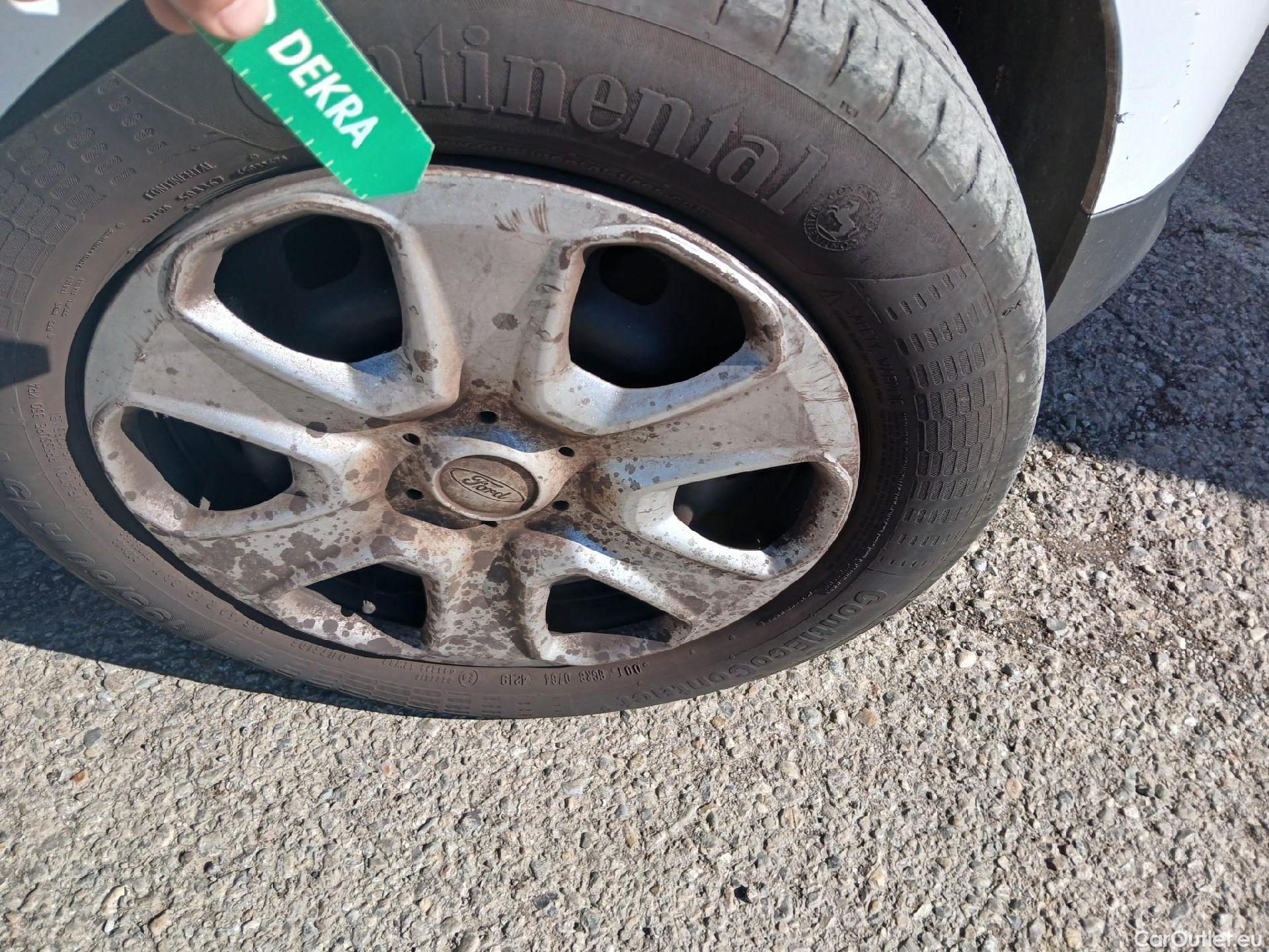  Ford  Transit Connect FORD Transit Courier / 2014 / 4P / combi Kombi 1.5 TDCi 71kW Trend #64