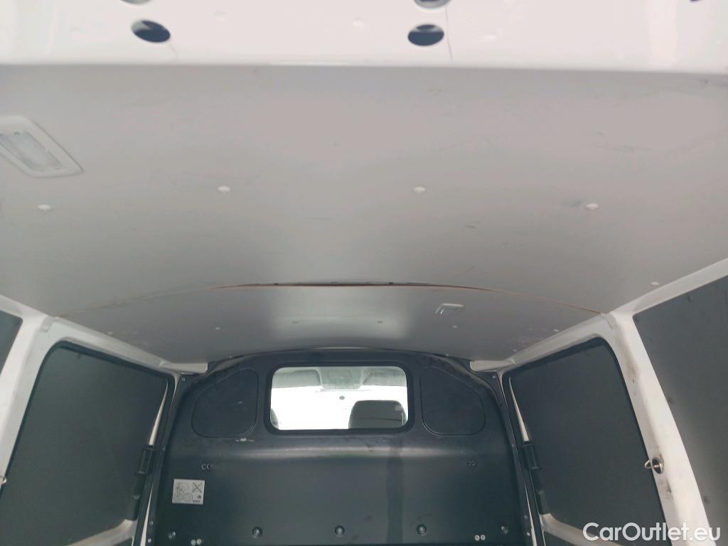  Land Rover  Discovery VOLKSWAGEN Transporter / 2020 / 4P / furgón Furgón Corto TN 2.0 TDI 110kW 4MO #62