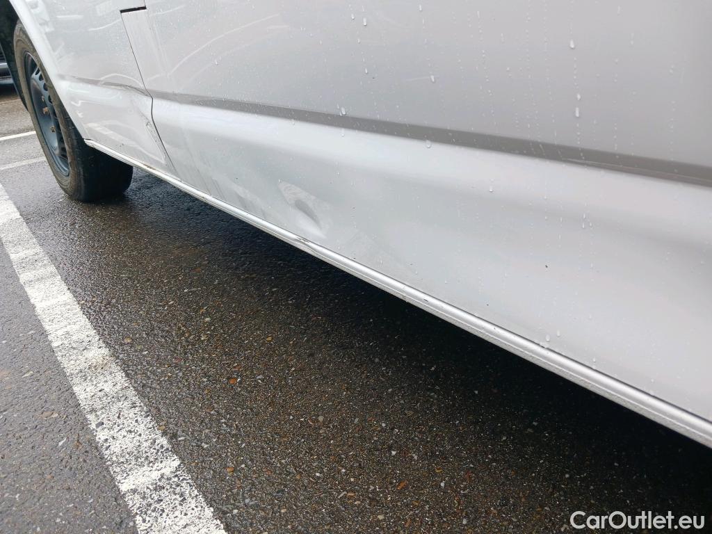  Land Rover  Discovery VOLKSWAGEN Transporter / 2020 / 4P / furgón Furgón Corto TN 2.0 TDI 110kW 4MO #24