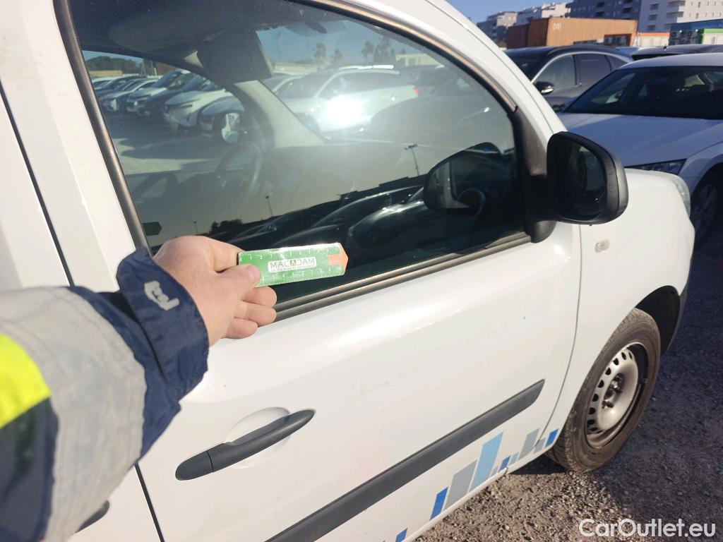  Renault  Kangoo RENAULT  Furgón/2013/4P/furgón derivado de turismo Maxi 2p Blue dCi 70 kW (95CV) #46