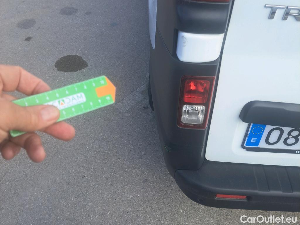  Renault  Trafic RENAULT  / 2019 / 4P / furgón Furgón 27 L1H1 Energy BluedCi 88 kW #13