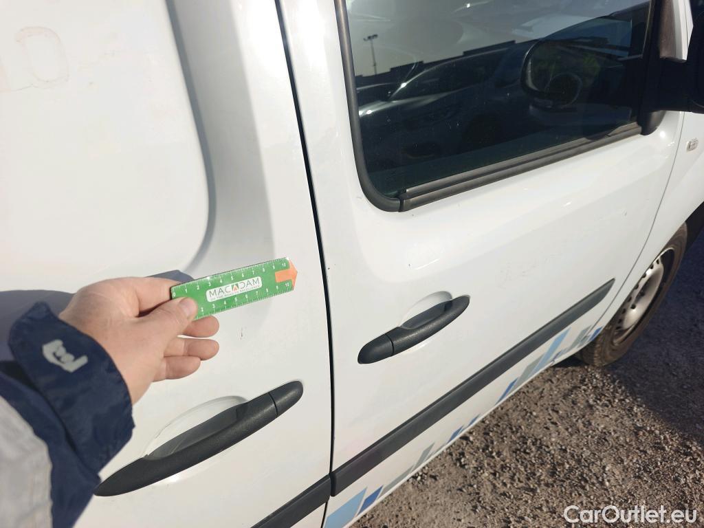  Renault  Kangoo RENAULT  Furgón/2013/4P/furgón derivado de turismo Maxi 2p Blue dCi 70 kW (95CV) #47