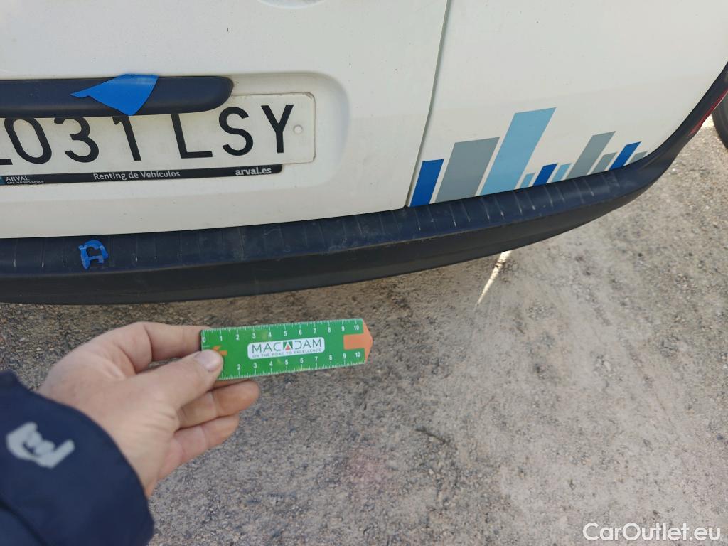  Renault  Kangoo RENAULT  Furgón/2013/4P/furgón derivado de turismo Maxi 2p Blue dCi 70 kW (95CV) #29