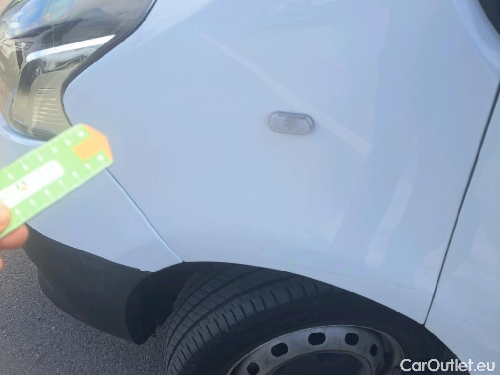  Renault  Trafic RENAULT  / 2019 / 4P / furgón Furgón 27 L1H1 Energy BluedCi 88 kW #9