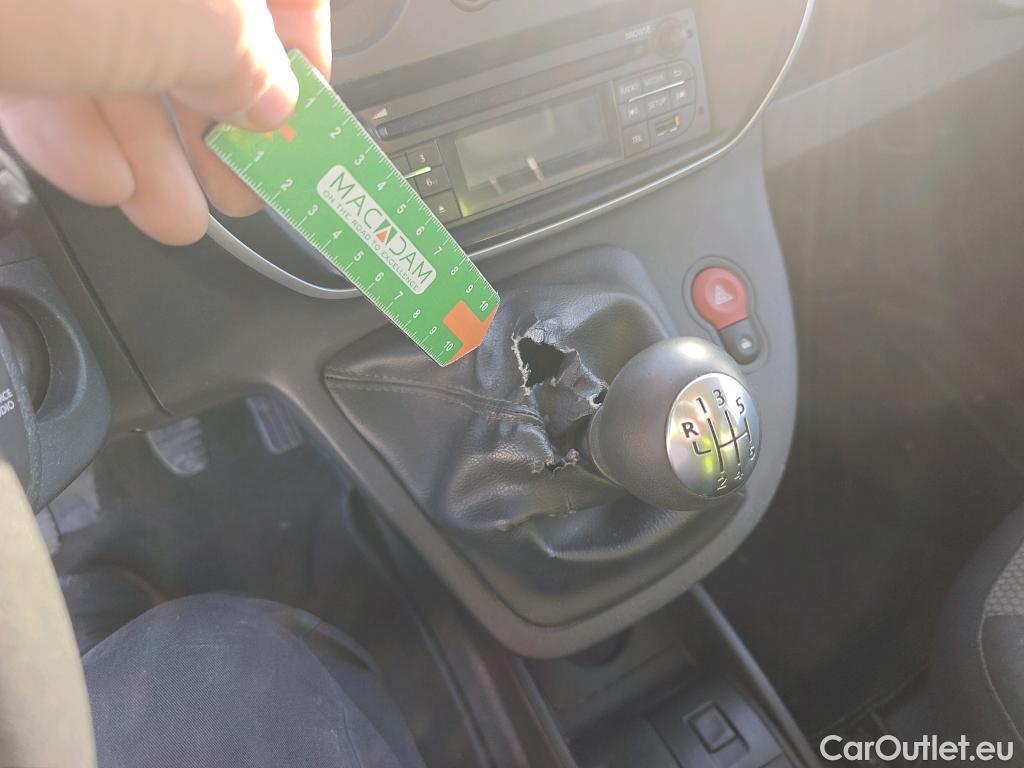  Renault  Kangoo RENAULT  Furgón/2013/4P/furgón derivado de turismo Maxi 2p Blue dCi 70 kW (95CV) #39