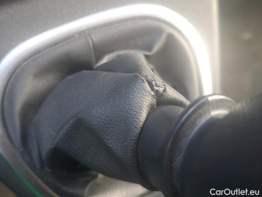  Renault  Trafic RENAULT  / 2019 / 4P / furgón Furgón 27 L1H1 Energy BluedCi 88 kW #4