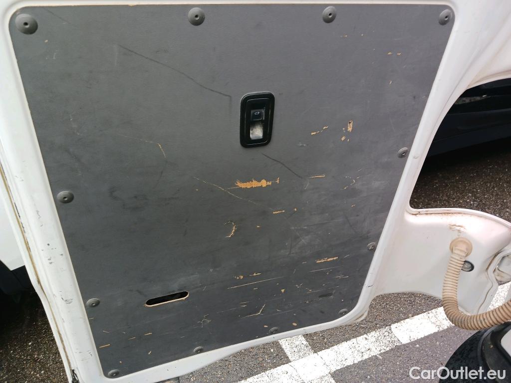  Land Rover  Discovery VOLKSWAGEN Transporter / 2020 / 4P / furgón Furgón Corto TN 2.0 TDI 110kW 4MO #37