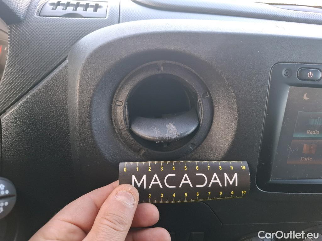  Renault  Master  III Fourgon L2H2 3 5 Grand Confort dCi #10