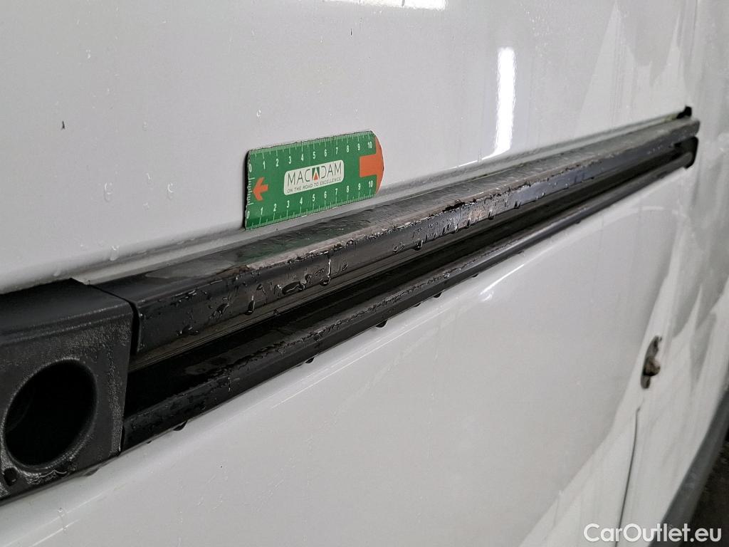  Renault  Master RENAULT  / 2014 / 4P / Fourgon tôlé &FG GCf Trac F3300 L1H1 dCi 110 Euro6 #65