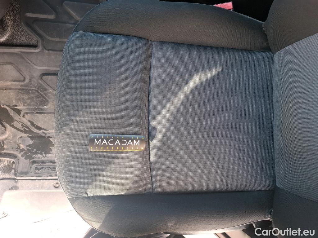  Renault  Master  III Fourgon L2H2 3 5 Grand Confort dCi #14